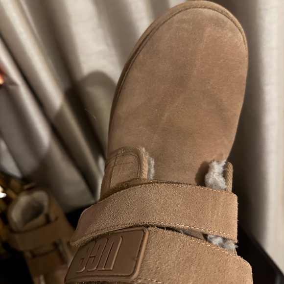 Uggs NEUMELPlatform Boots Tan sz 9 guc in box - Picture 11 of 16